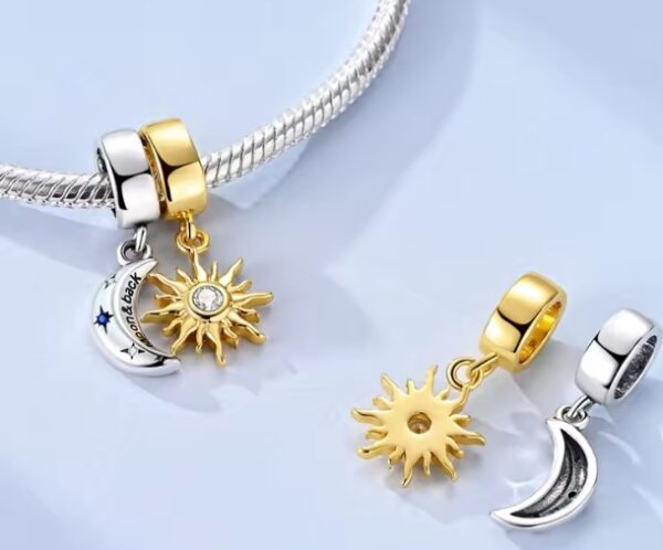 Conjunto de Berloques(pingentes) Lua e Sol